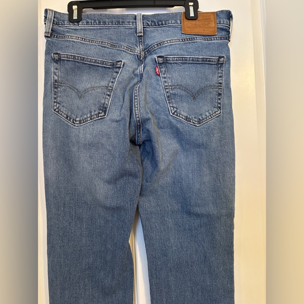 Levi's Men's Straight Jeans in Medium Blue Denim